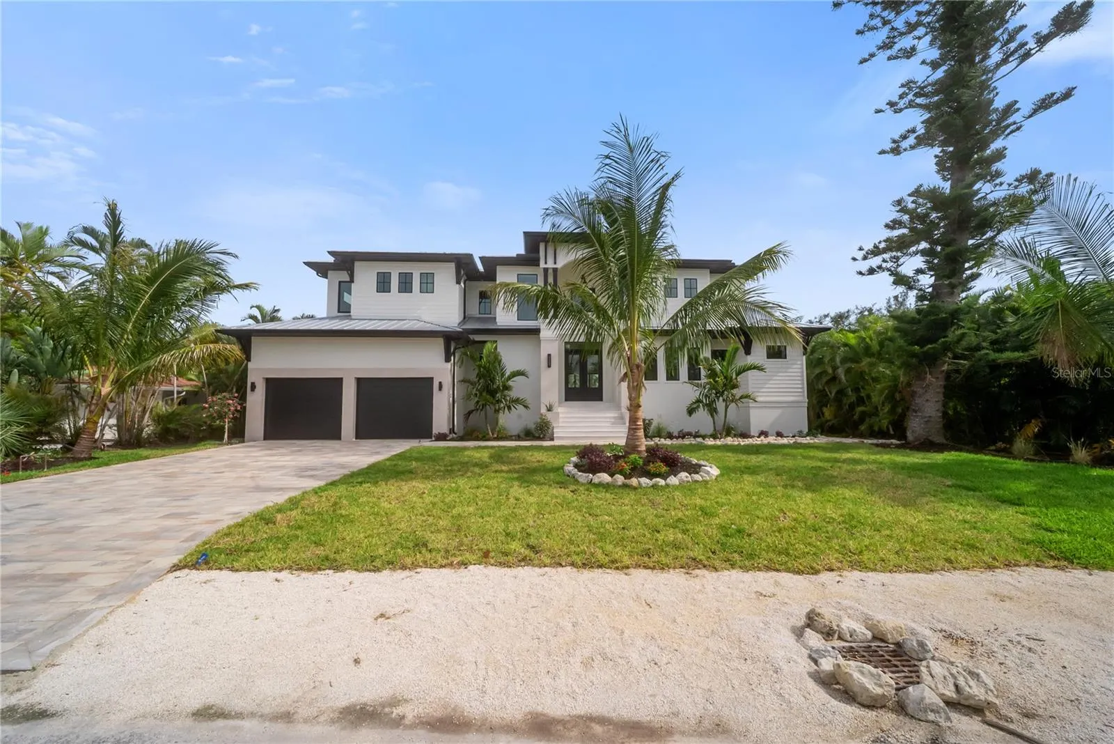626 BUTTONWOOD DR