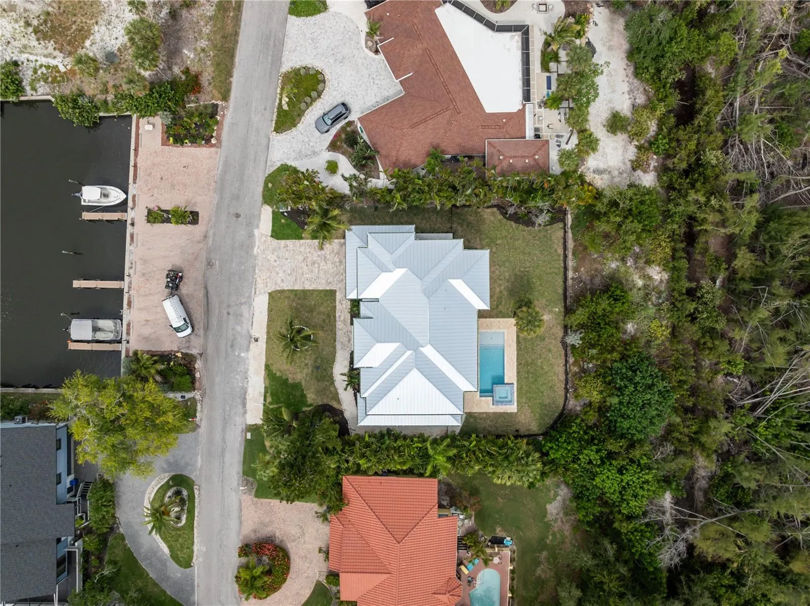 626 BUTTONWOOD DR
