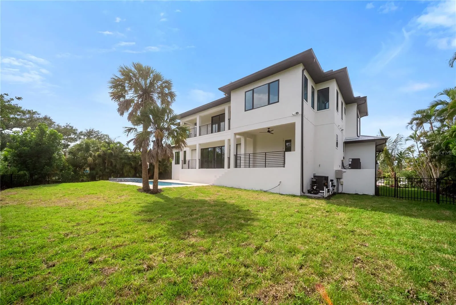 626 BUTTONWOOD DR