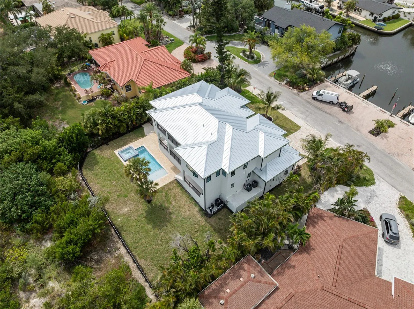 626 BUTTONWOOD DR