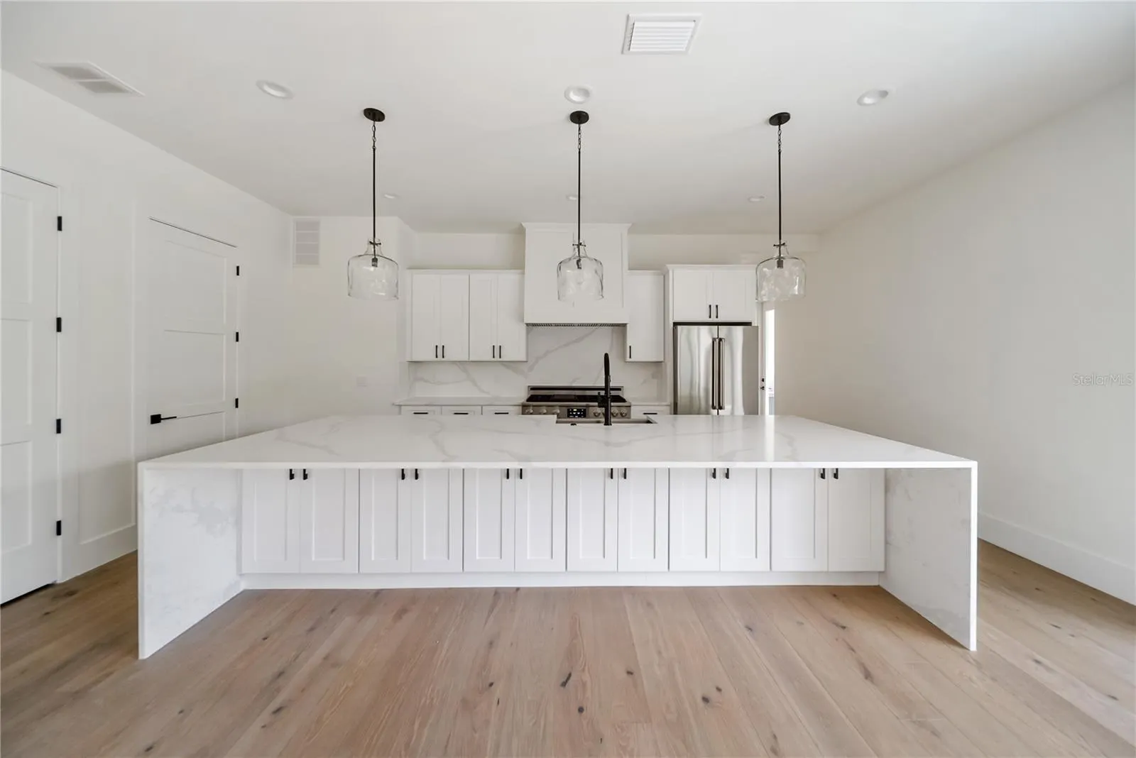 626 BUTTONWOOD DR