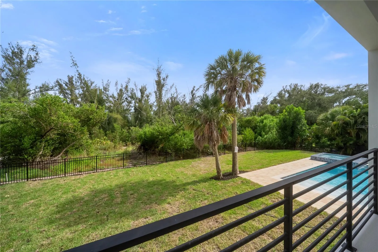 626 BUTTONWOOD DR