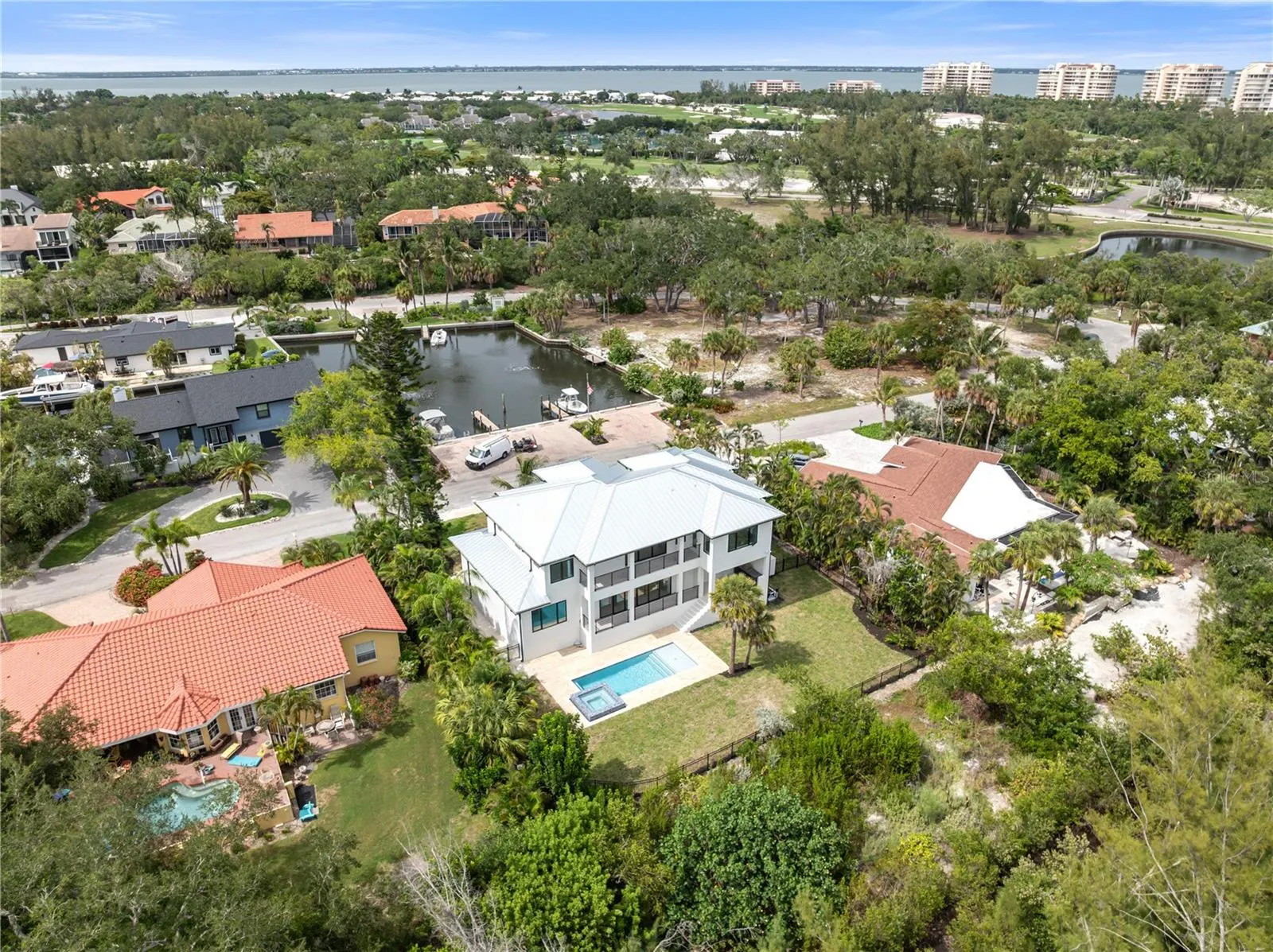626 BUTTONWOOD DR