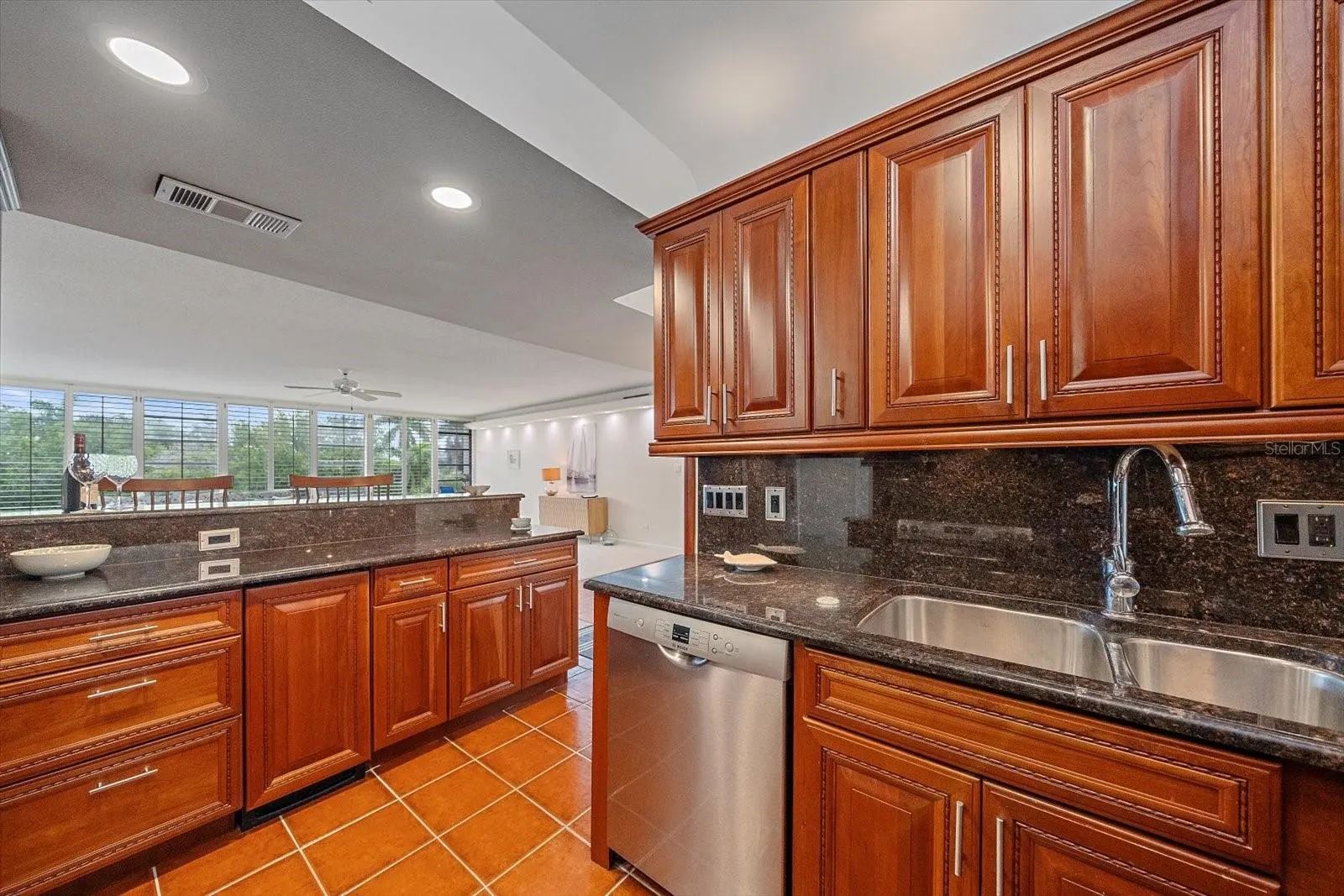 100 SANDS POINT RD #303 #303