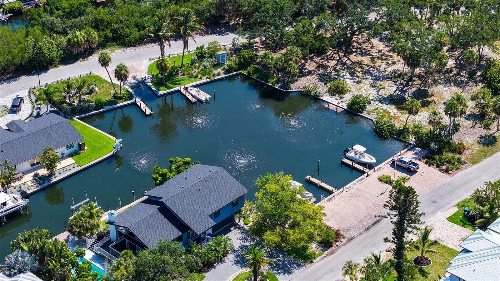 602 BUTTONWOOD DR