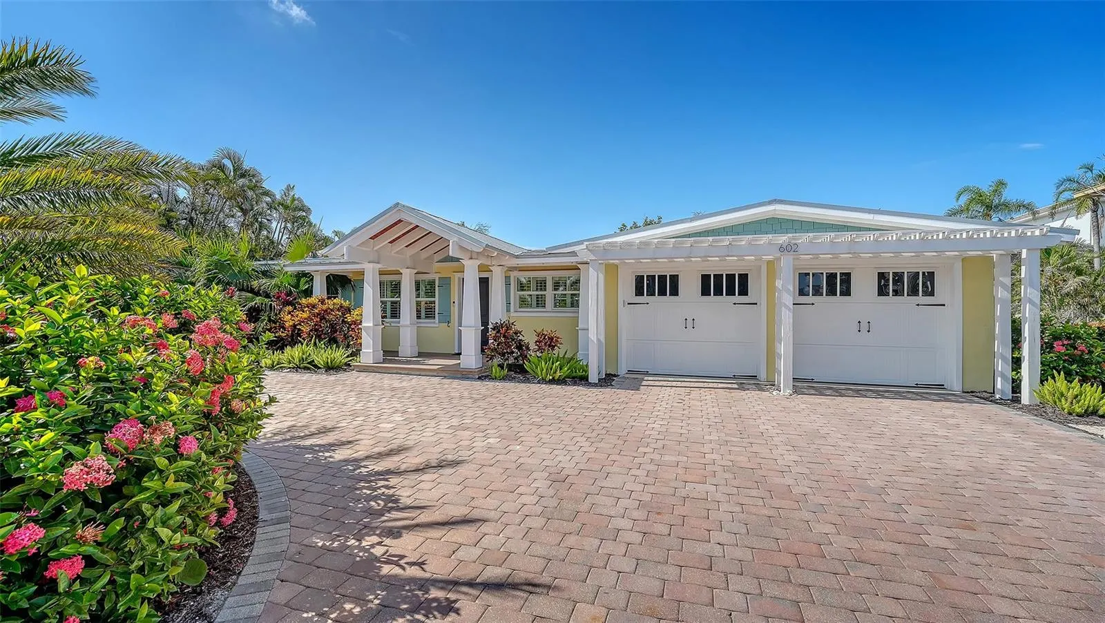 602 BUTTONWOOD DR