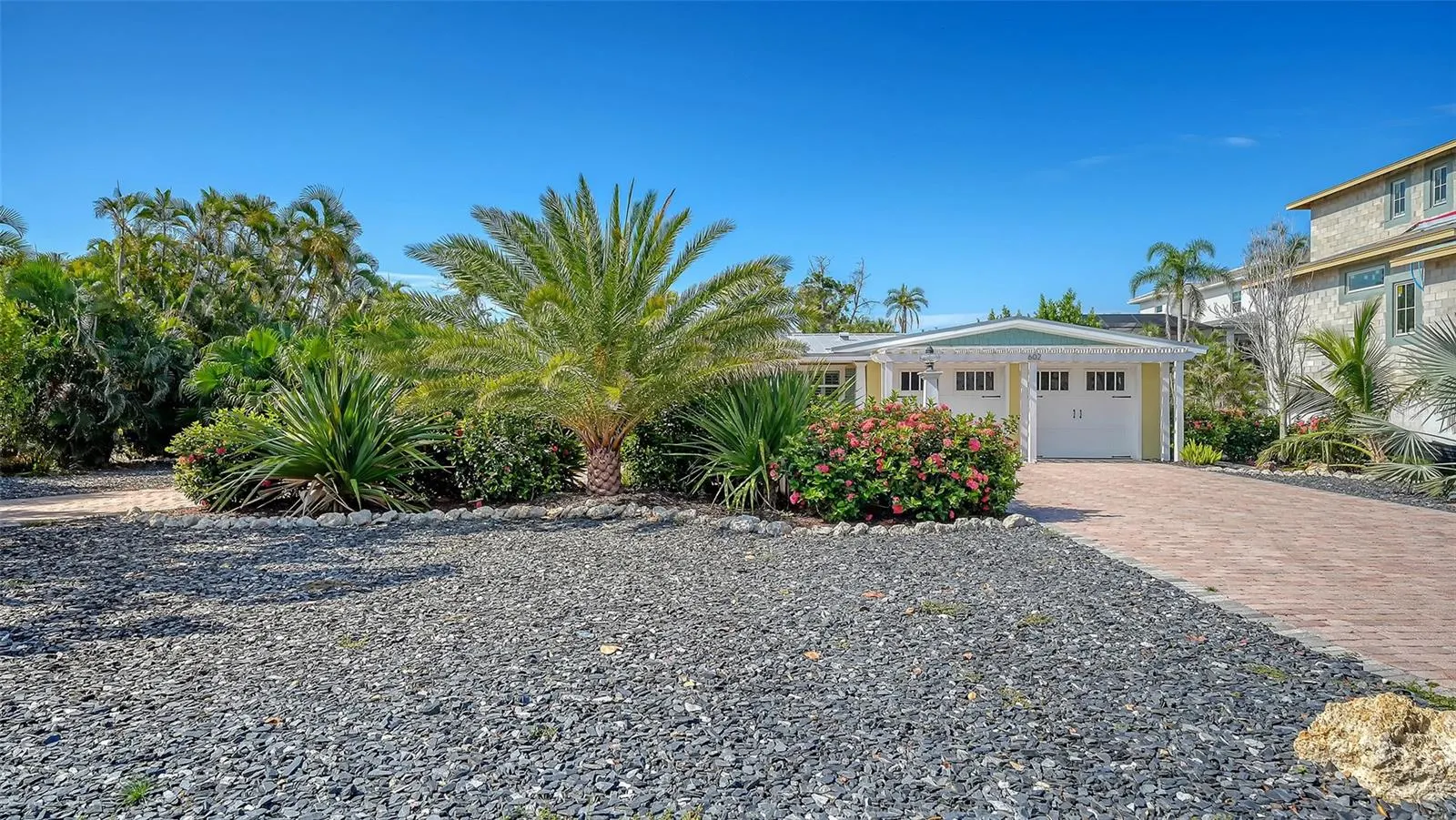 602 BUTTONWOOD DR