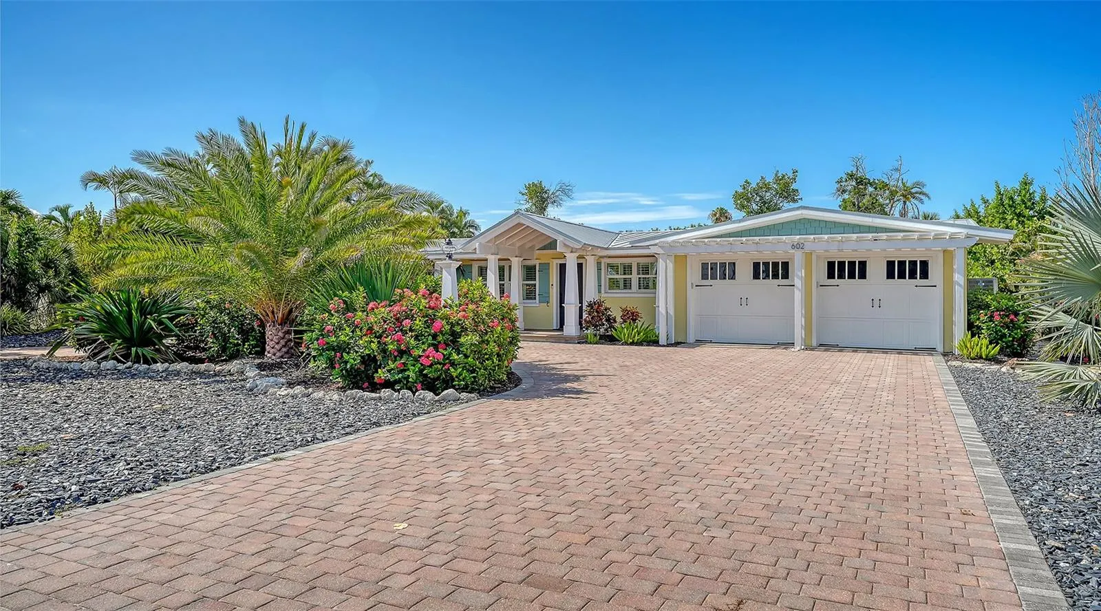 602 BUTTONWOOD DR