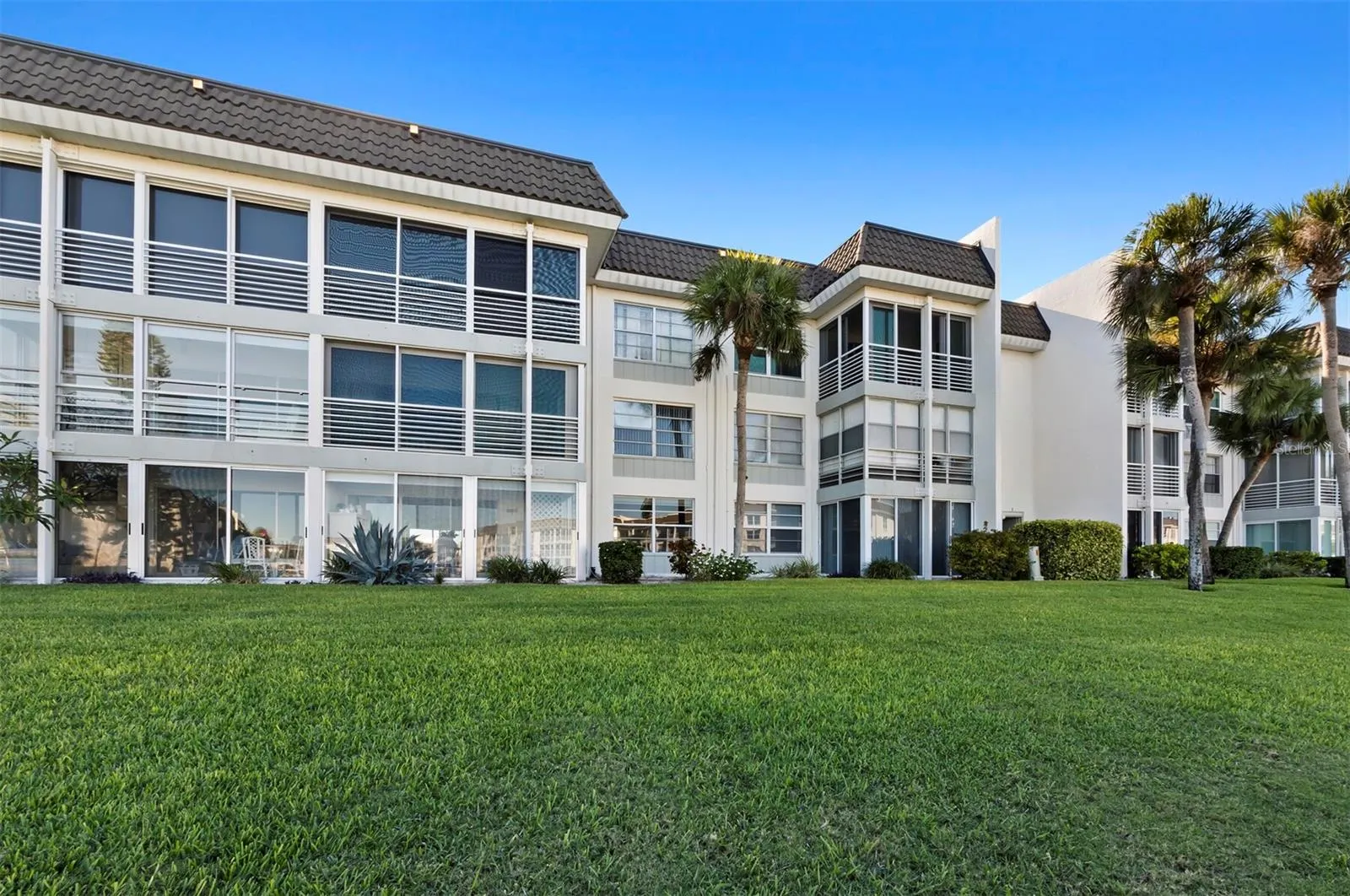 4350 CHATHAM DR #105 #105