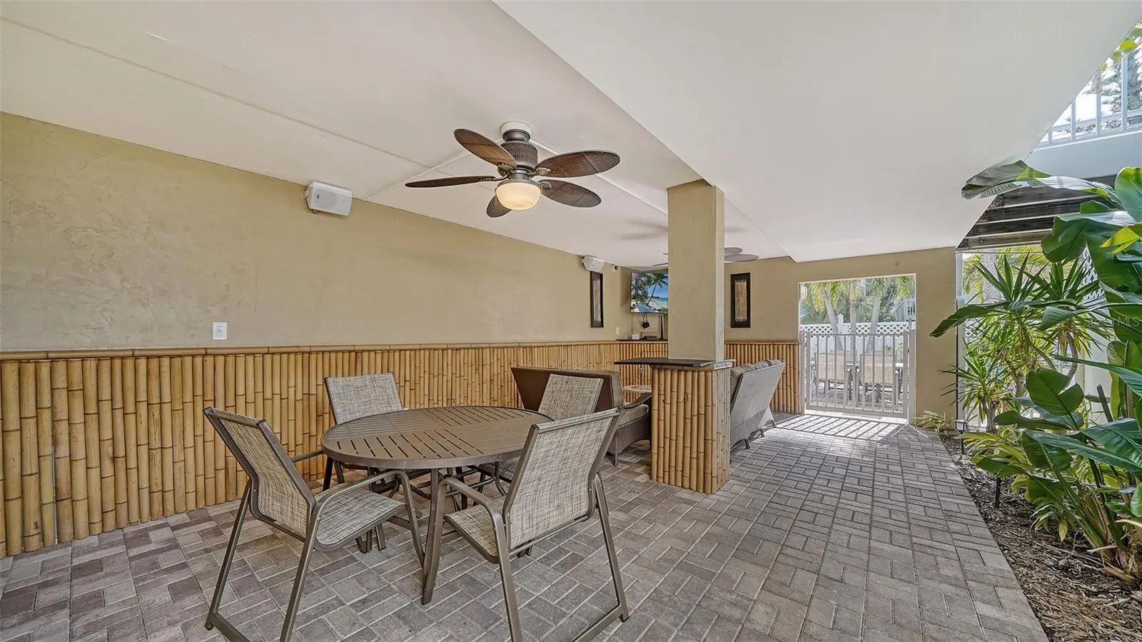 1001 POINT OF ROCKS RD #208 #208