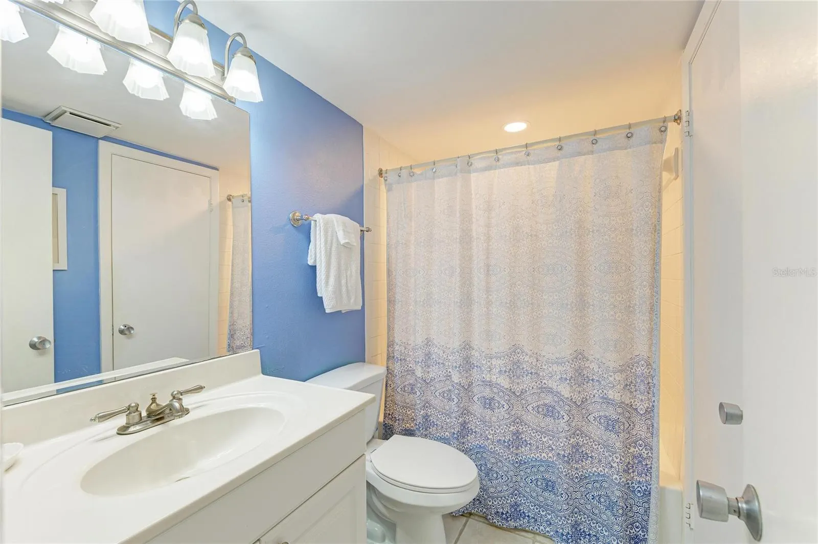 6157 MIDNIGHT PASS RD #E12 #E12