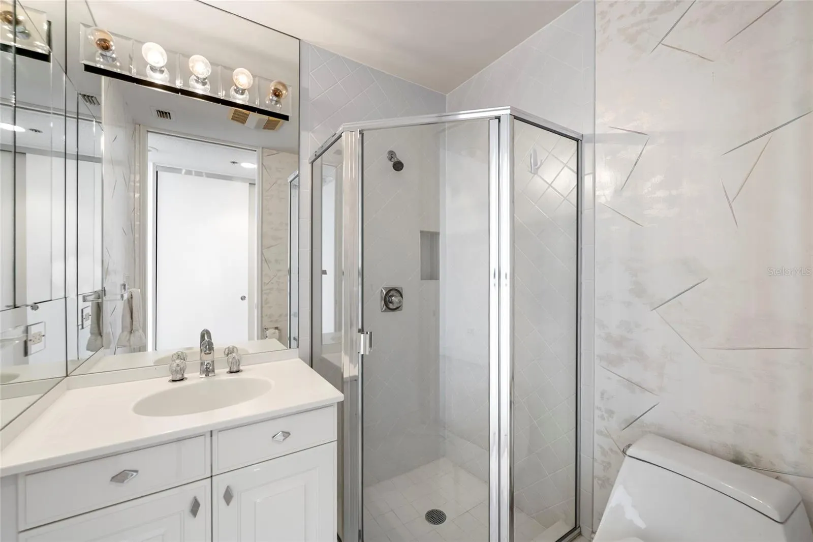 3060 GRAND BAY BLVD #133 #133
