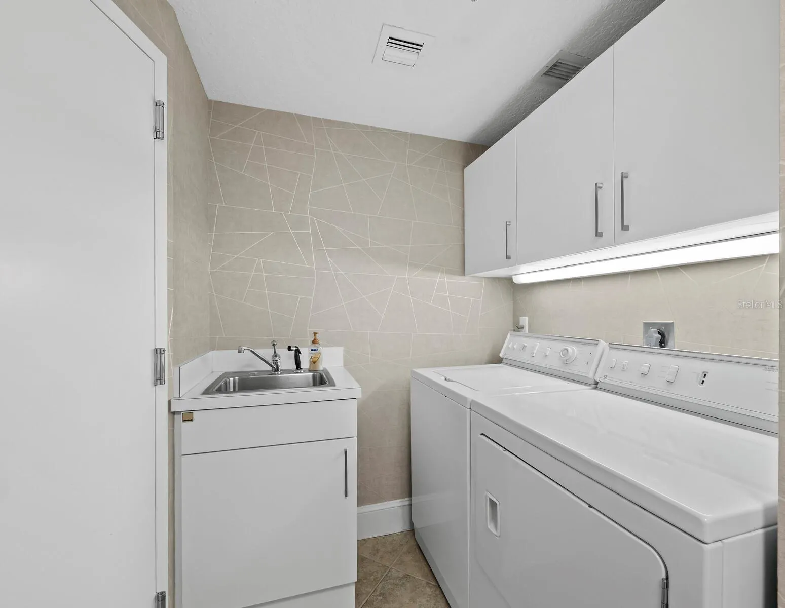 3040 GRAND BAY BLVD #225 #225