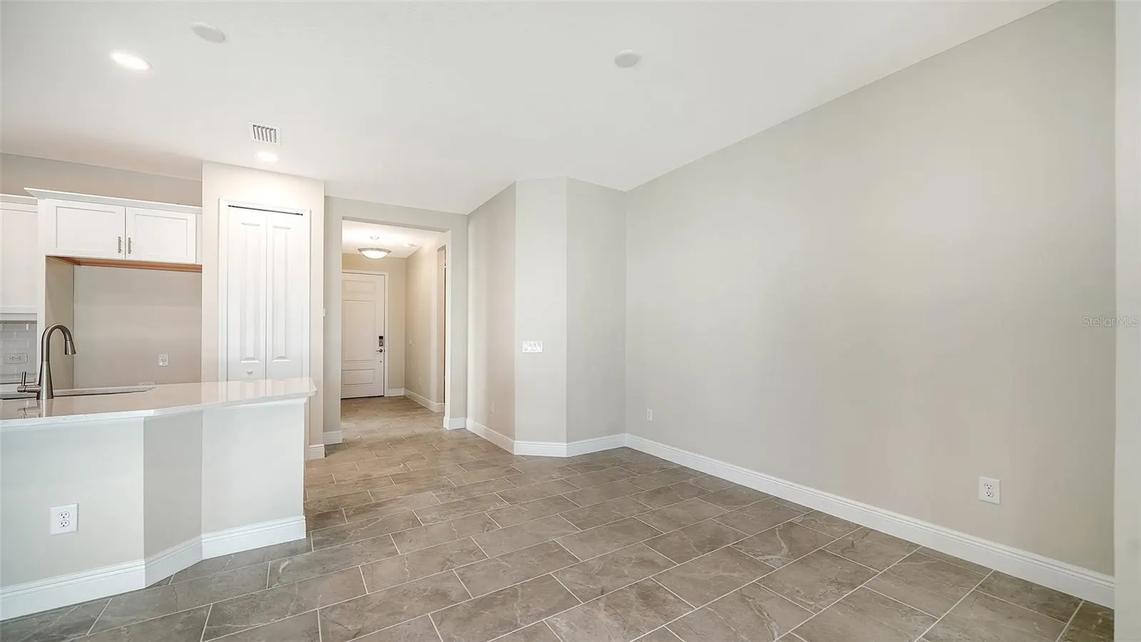 264 ALTAMURA CIR
