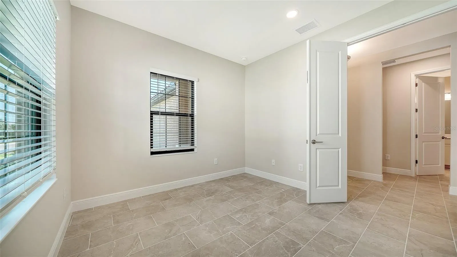 264 ALTAMURA CIR