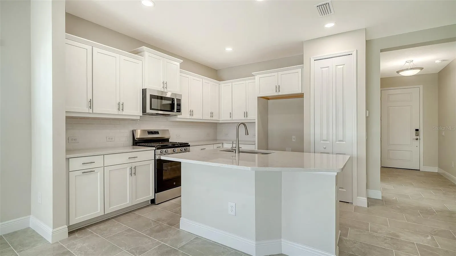 264 ALTAMURA CIR