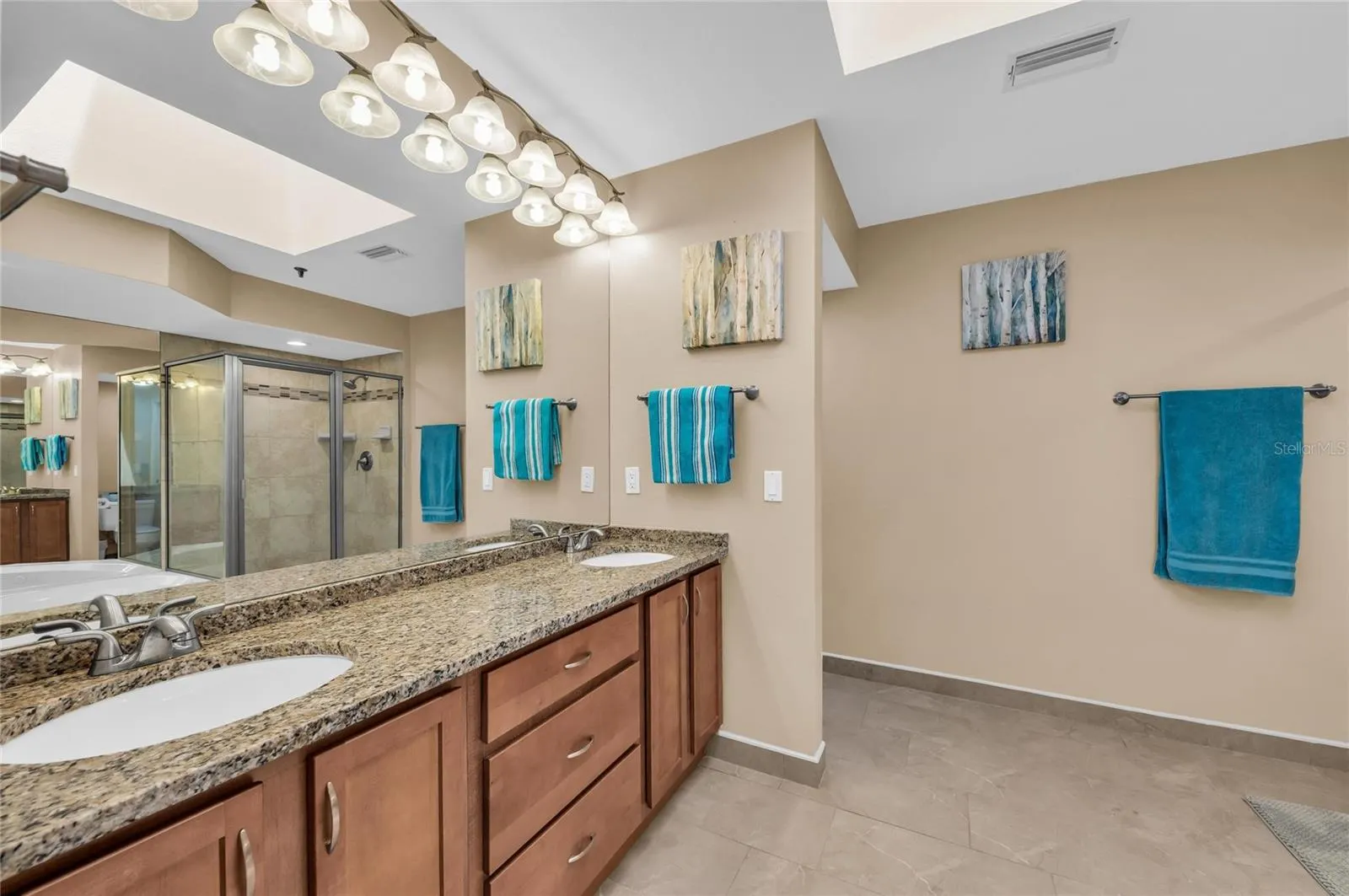 2350 HARBOUR OAKS DR