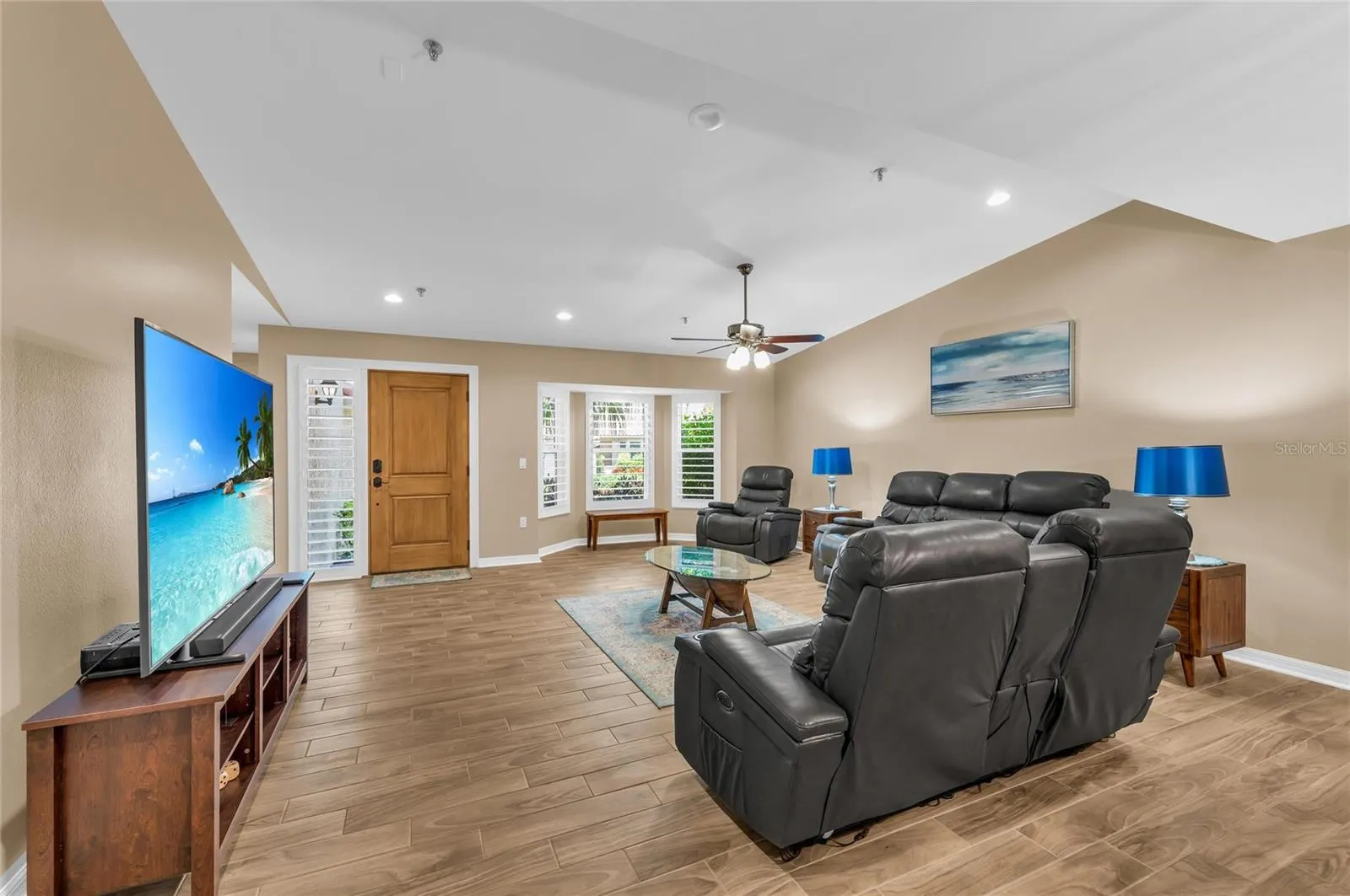 2350 HARBOUR OAKS DR