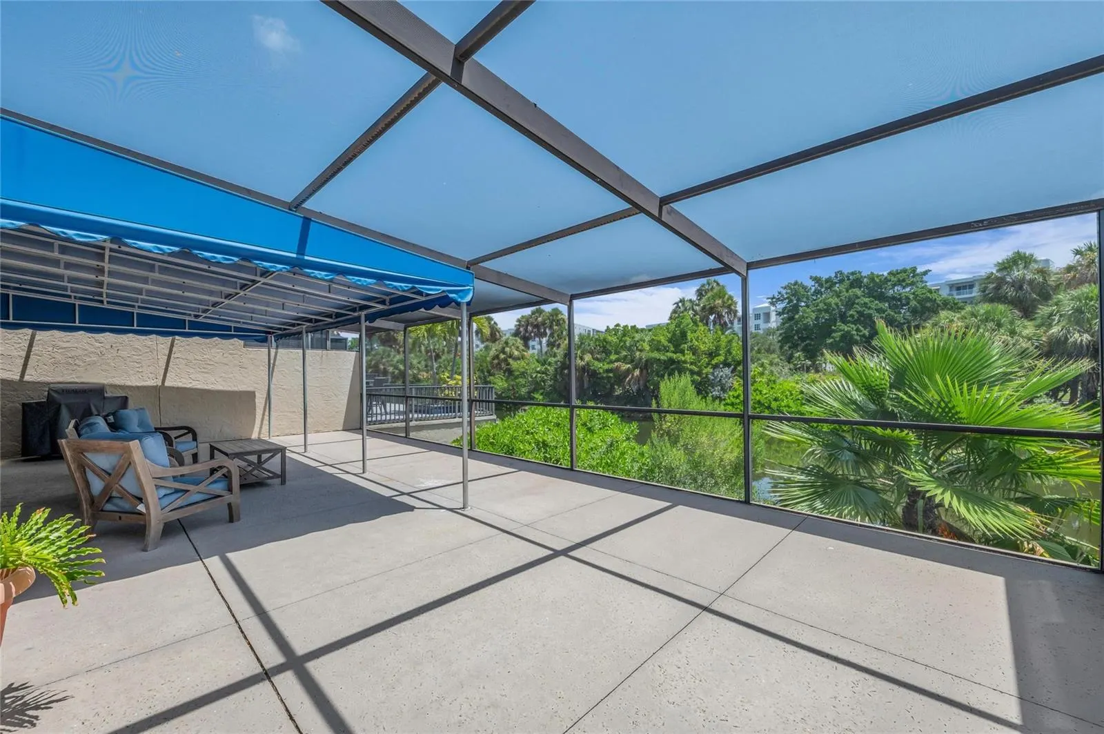 2350 HARBOUR OAKS DR