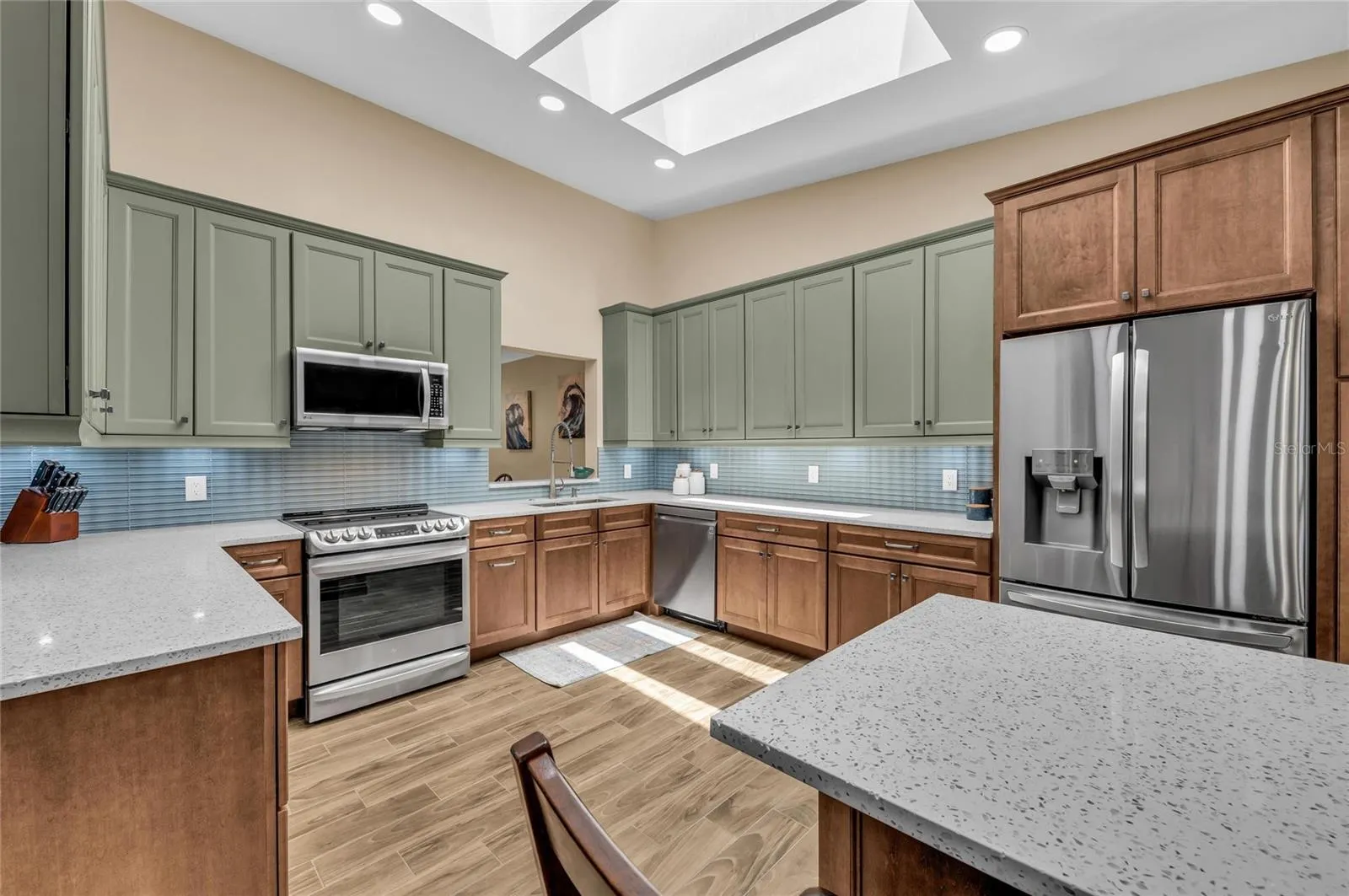 2350 HARBOUR OAKS DR