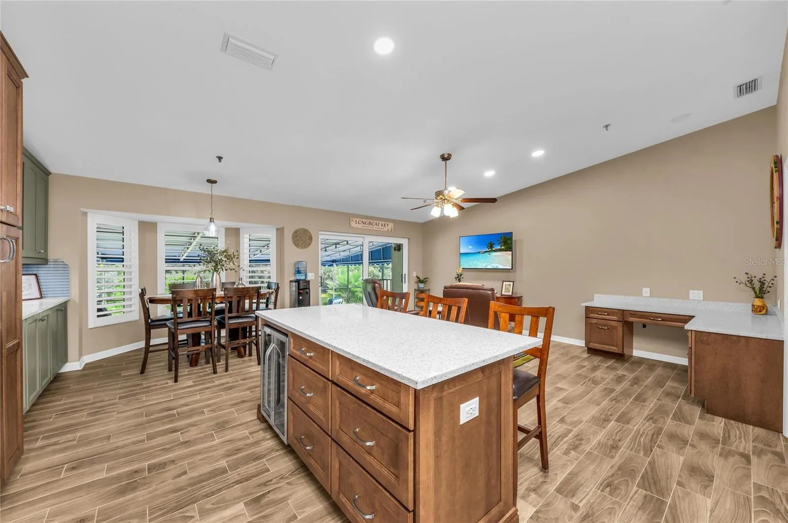 2350 HARBOUR OAKS DR