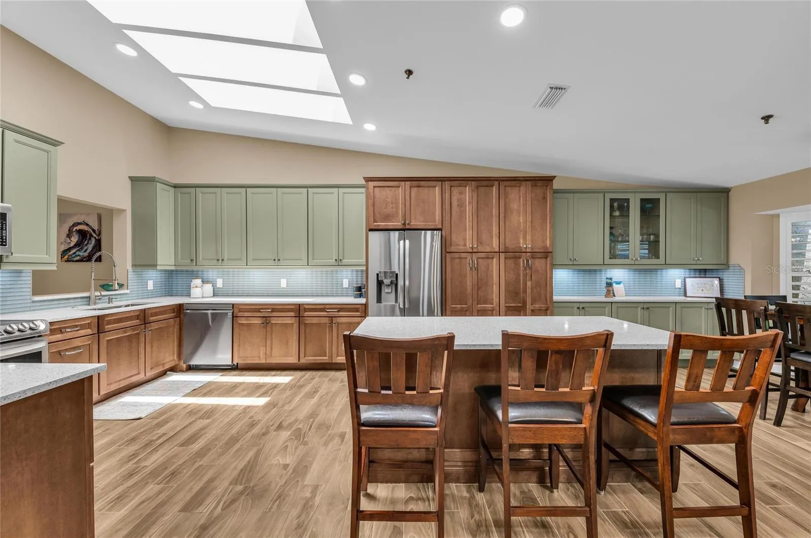 2350 HARBOUR OAKS DR