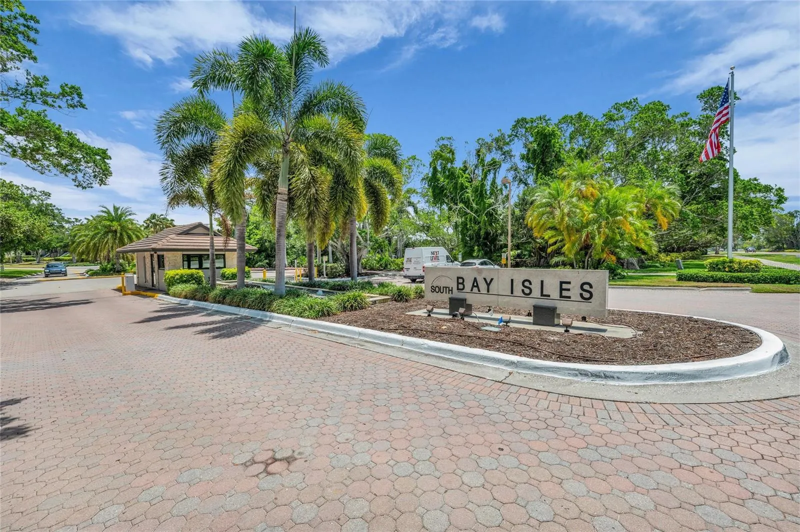 2350 HARBOUR OAKS DR