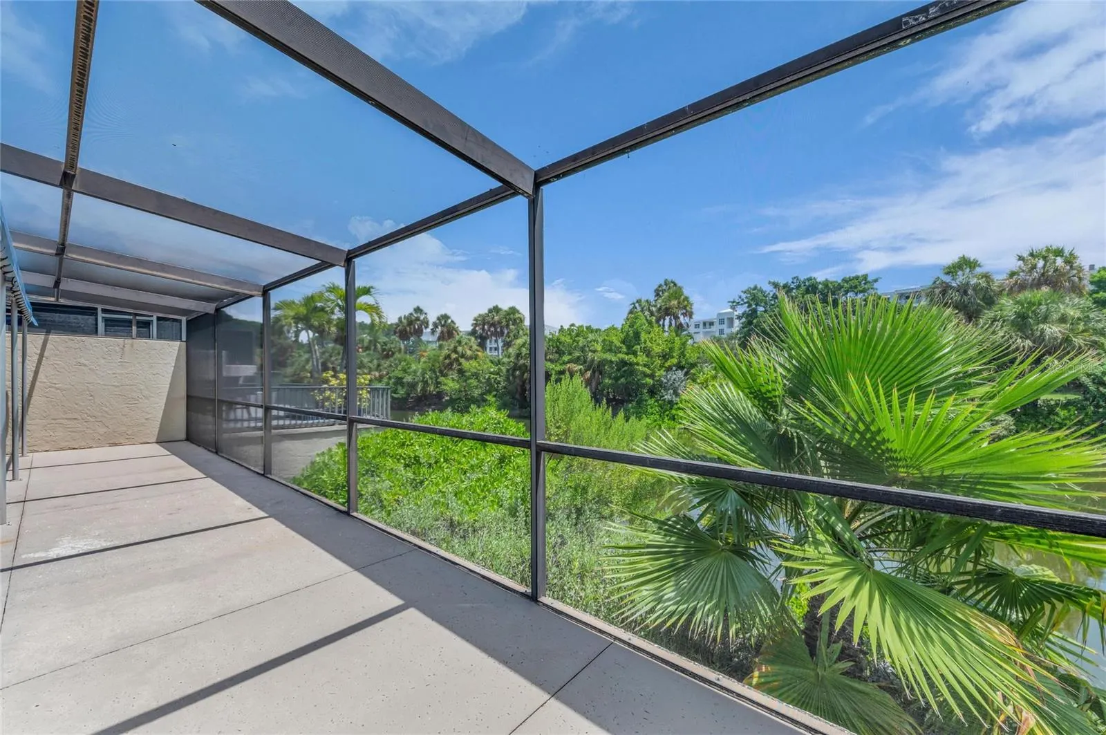 2350 HARBOUR OAKS DR