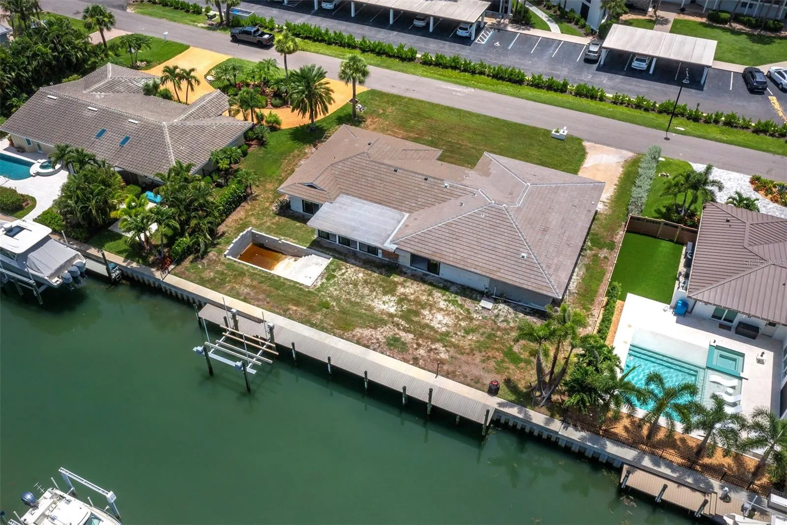 525 SLOOP LN