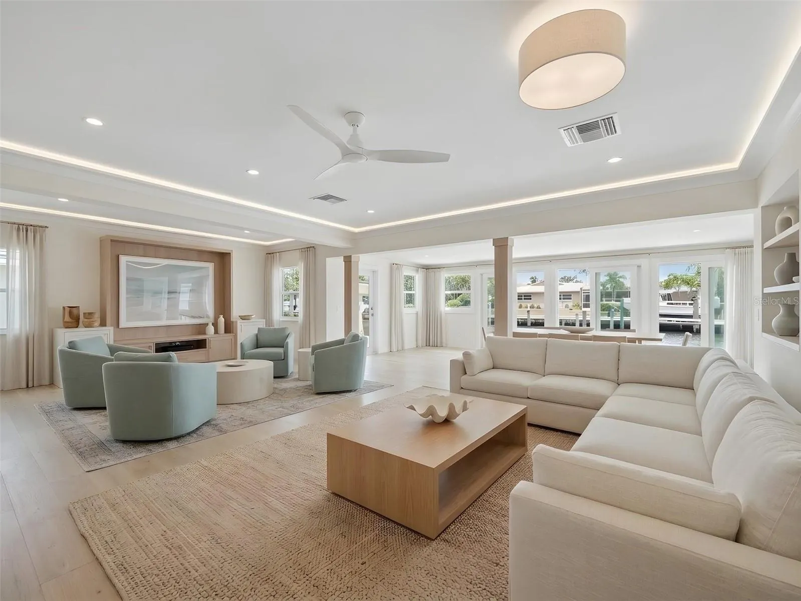 525 SLOOP LN
