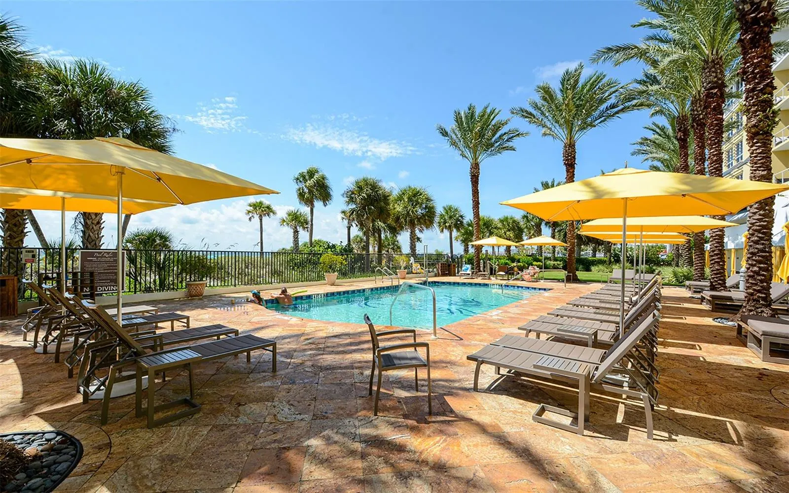 915 SEASIDE DR #613, Weeks 32-33 #613, Weeks 32-33
