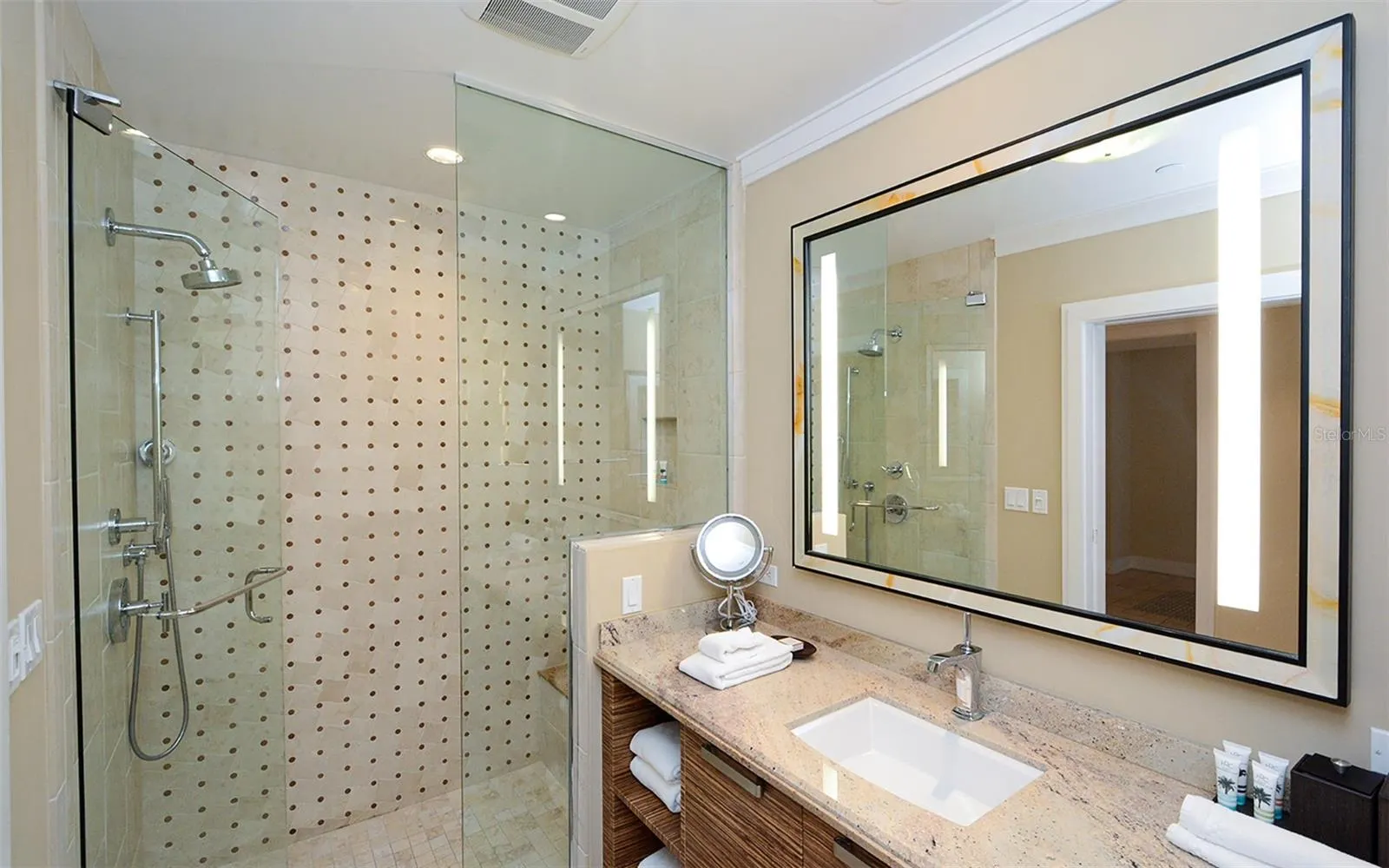 915 SEASIDE DR #613, Weeks 32-33 #613, Weeks 32-33