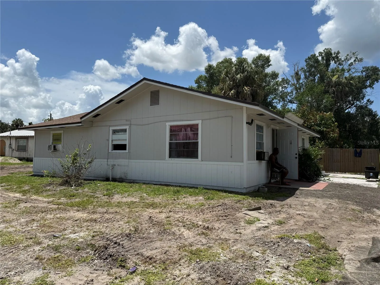 401 CITRUS AVE