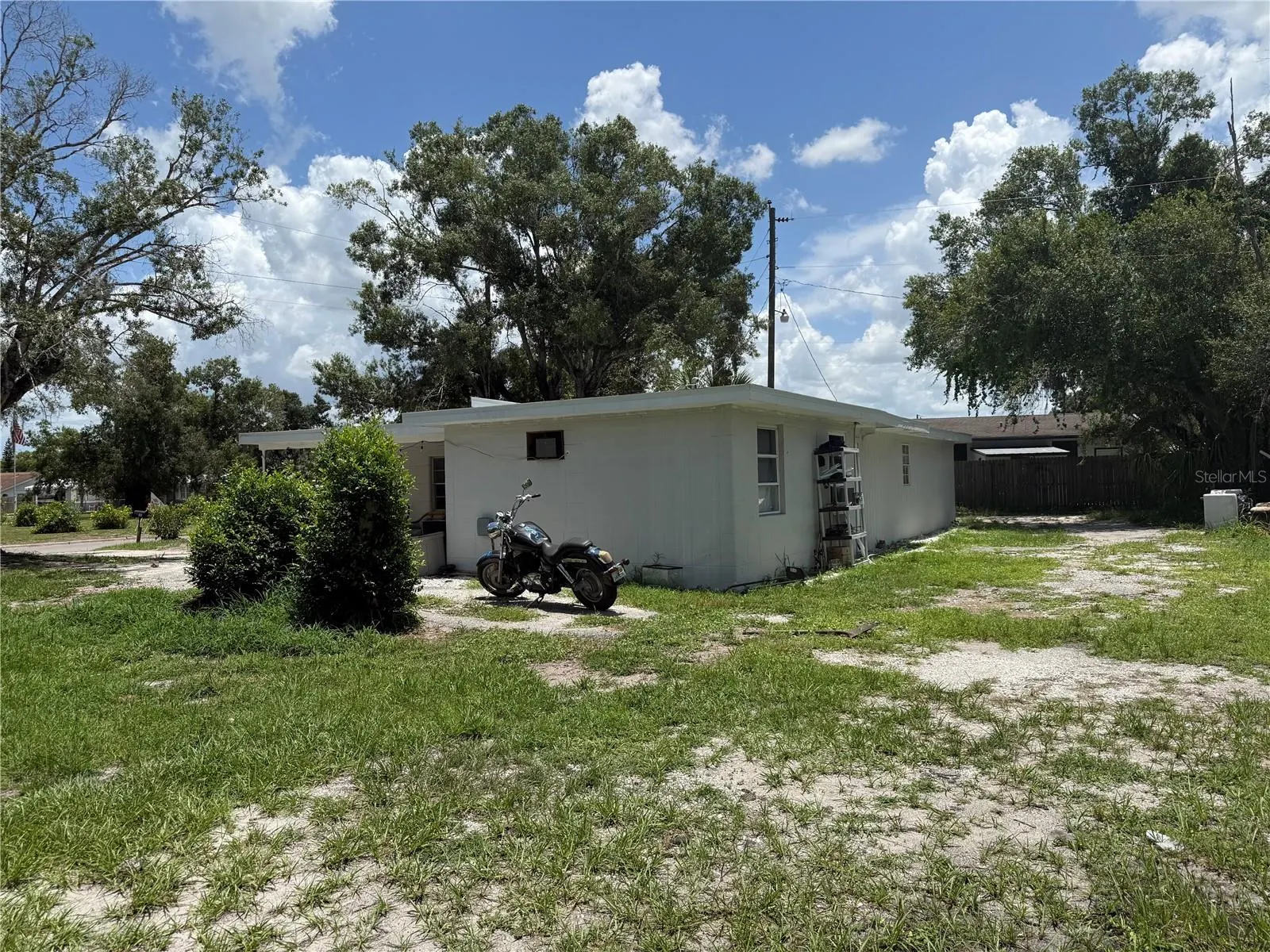 408 E MAPLE ST