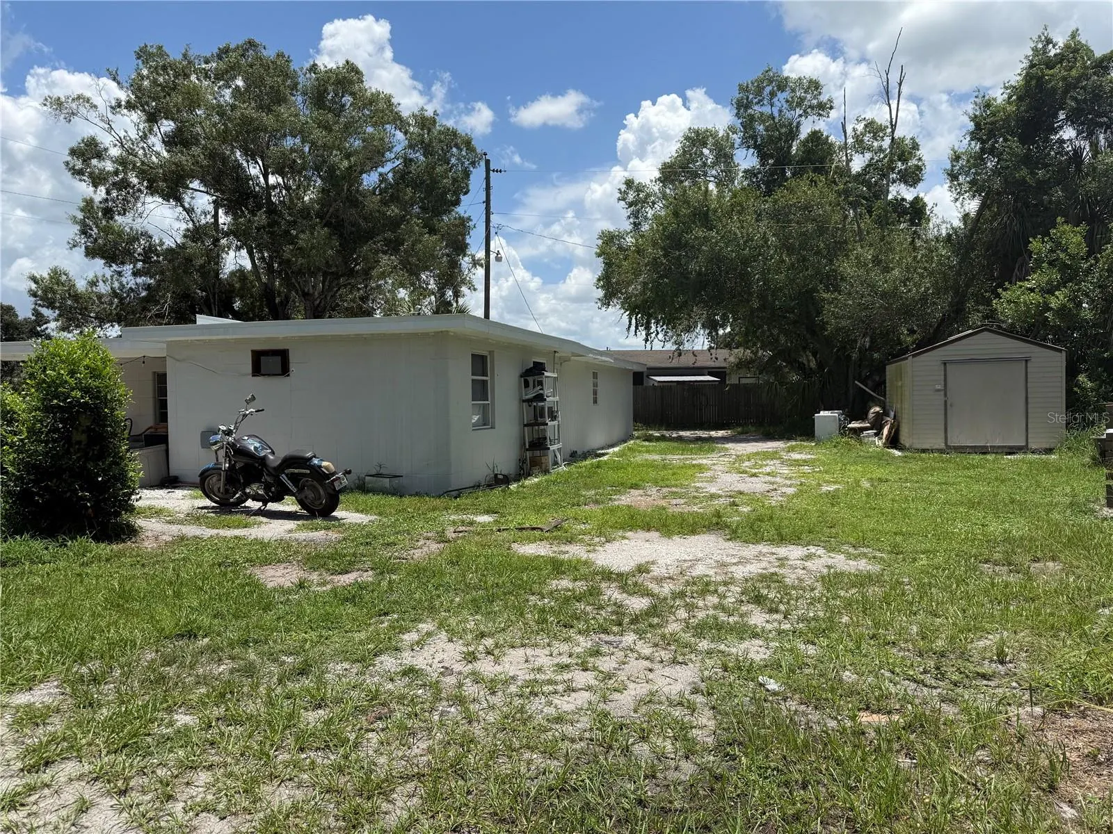408 E MAPLE ST