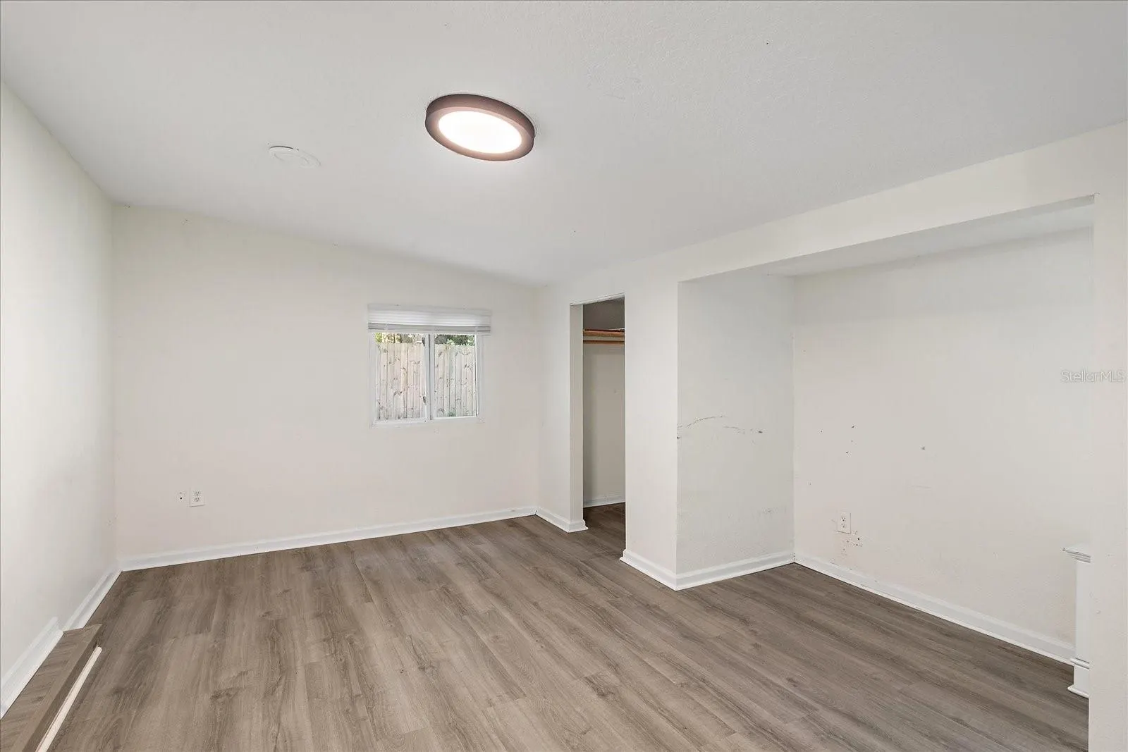 403 PINEWOOD AVE