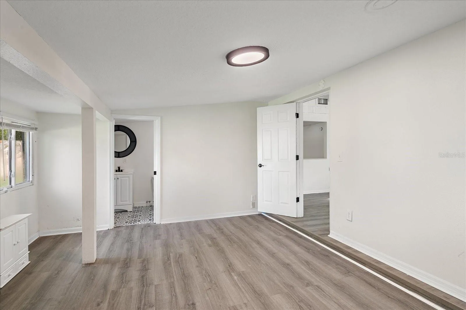 403 PINEWOOD AVE