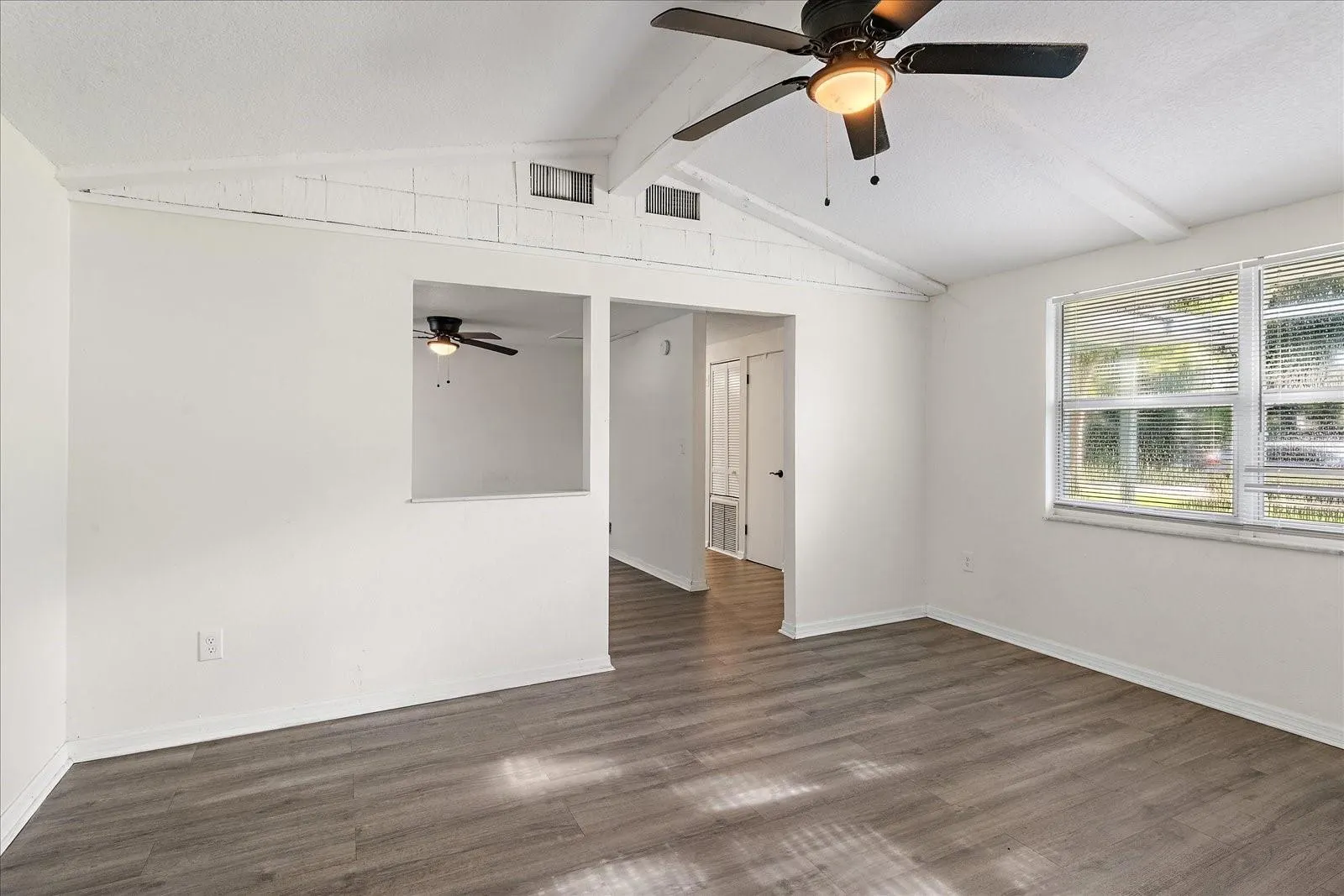 403 PINEWOOD AVE