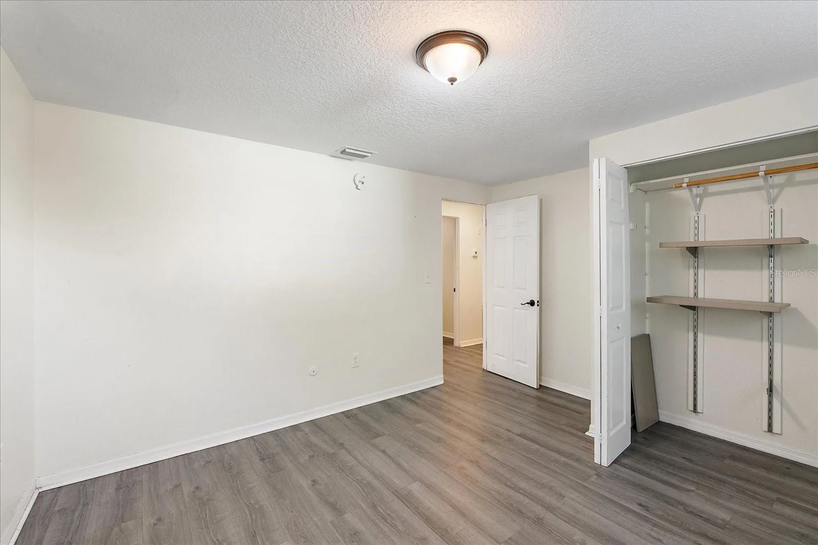 403 PINEWOOD AVE