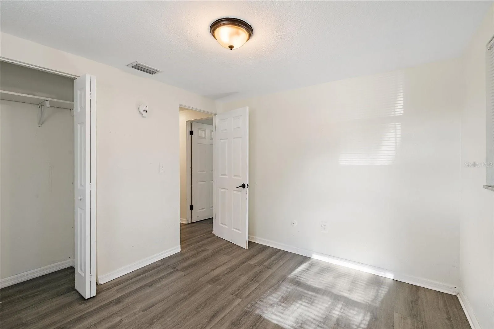 403 PINEWOOD AVE