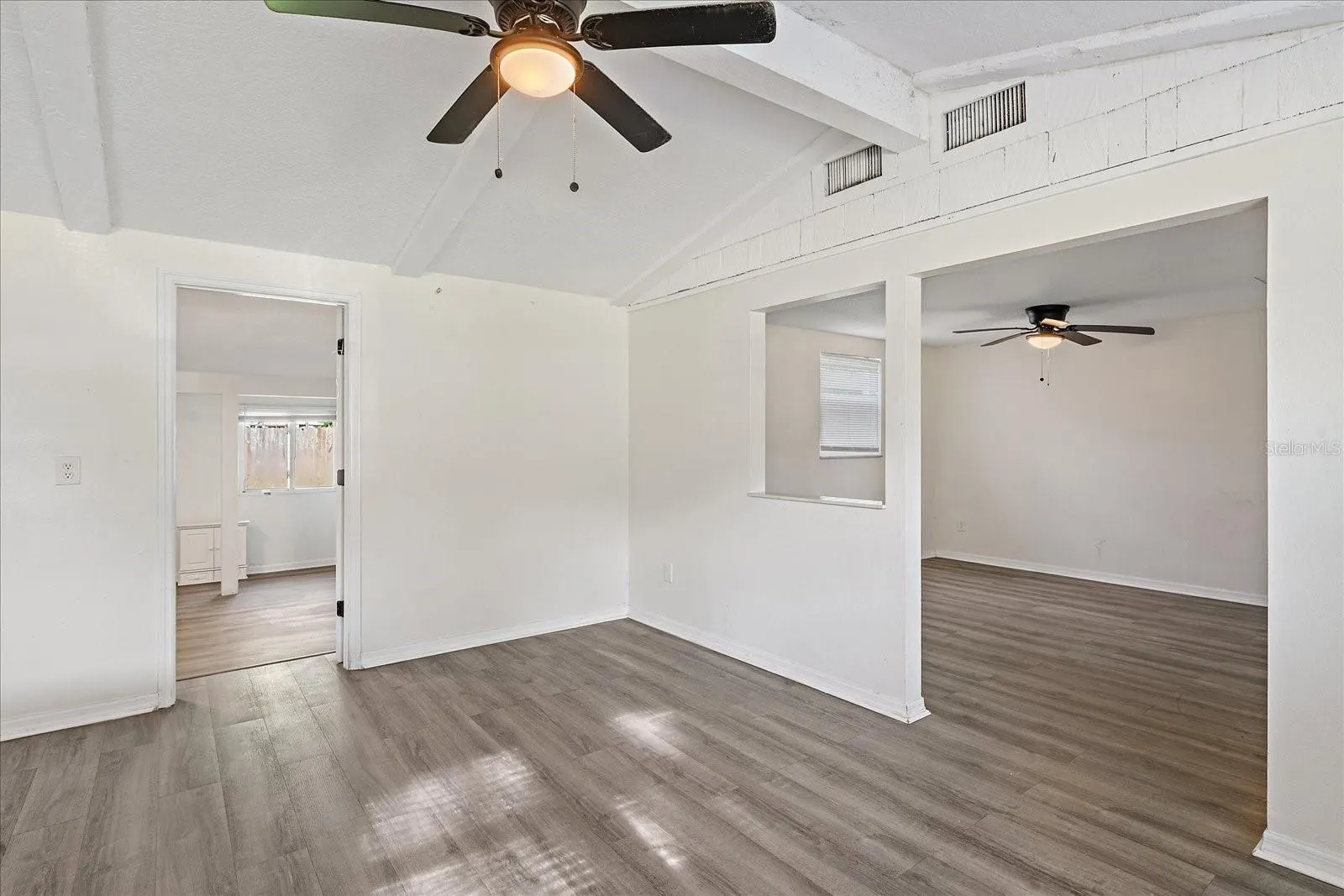 403 PINEWOOD AVE