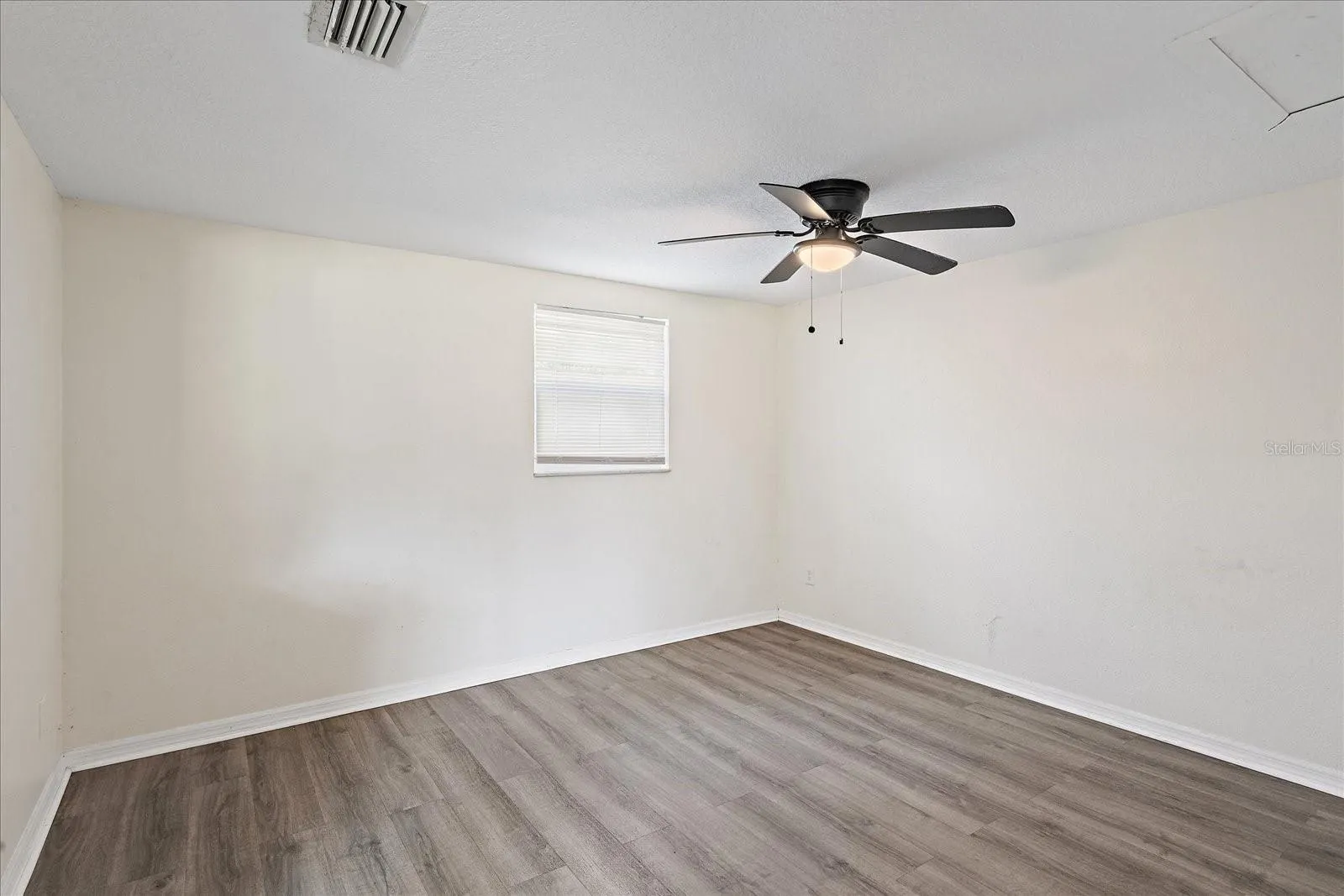 403 PINEWOOD AVE