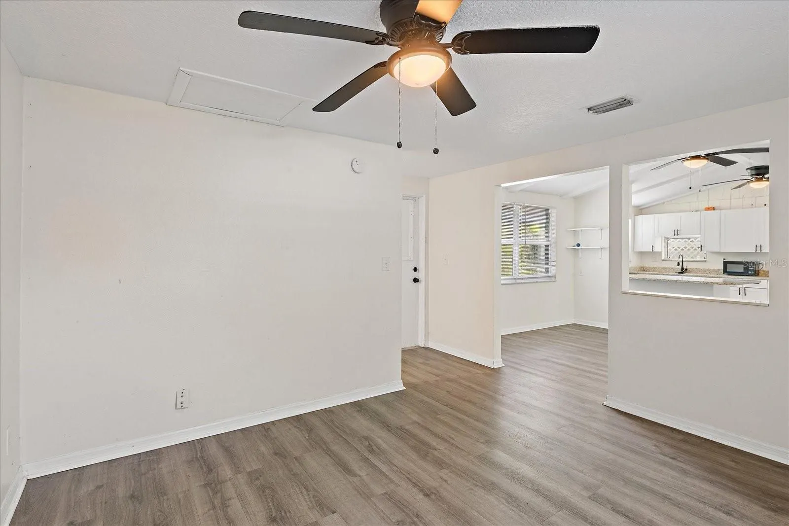 403 PINEWOOD AVE
