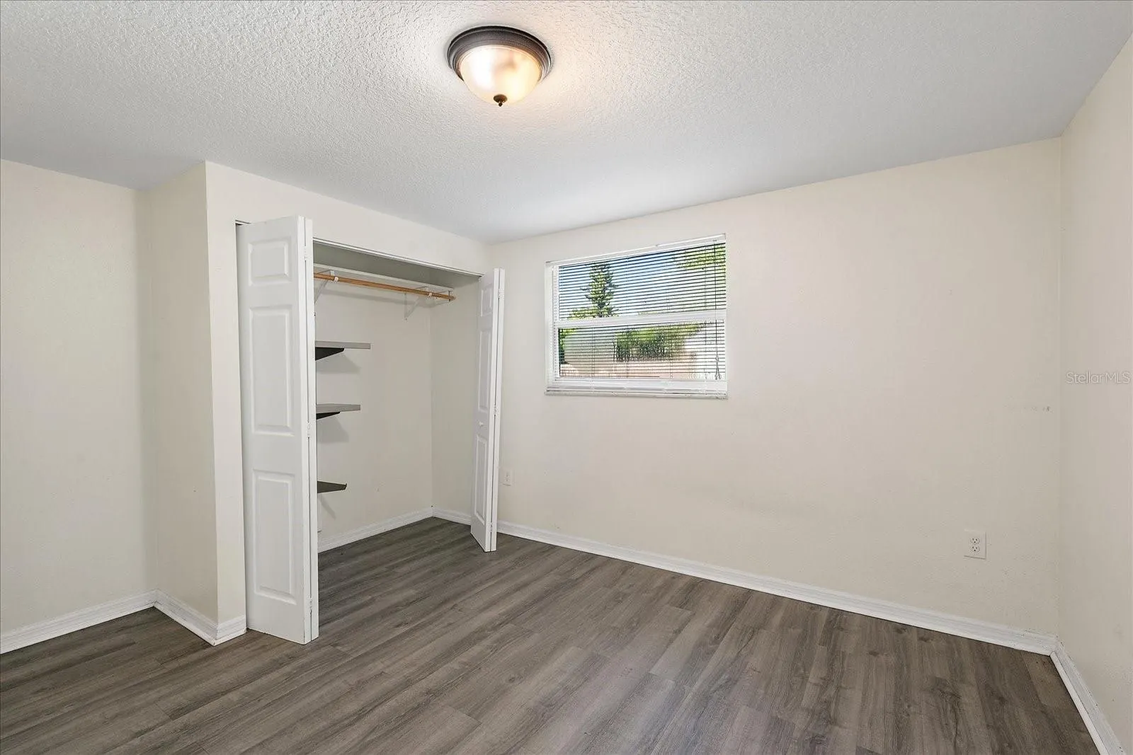 403 PINEWOOD AVE