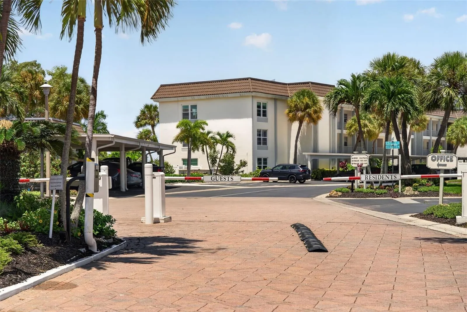 4390 EXETER DR #107 #107