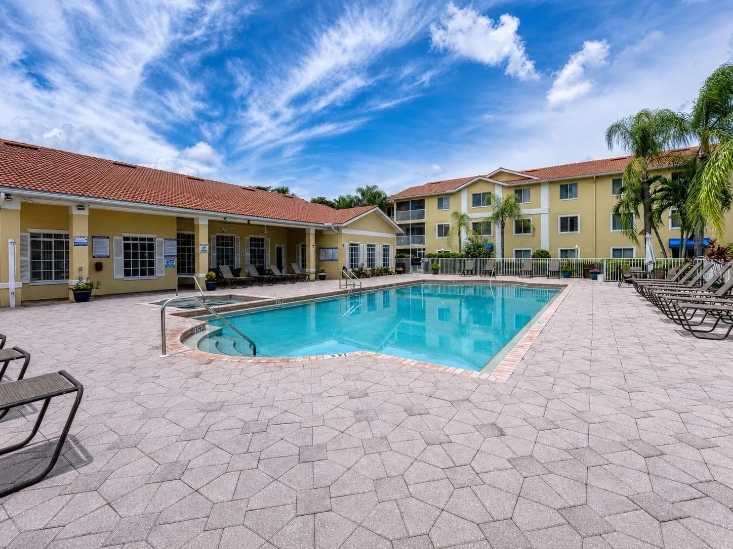 8294 KEY ROYAL CIR #1631 #1631