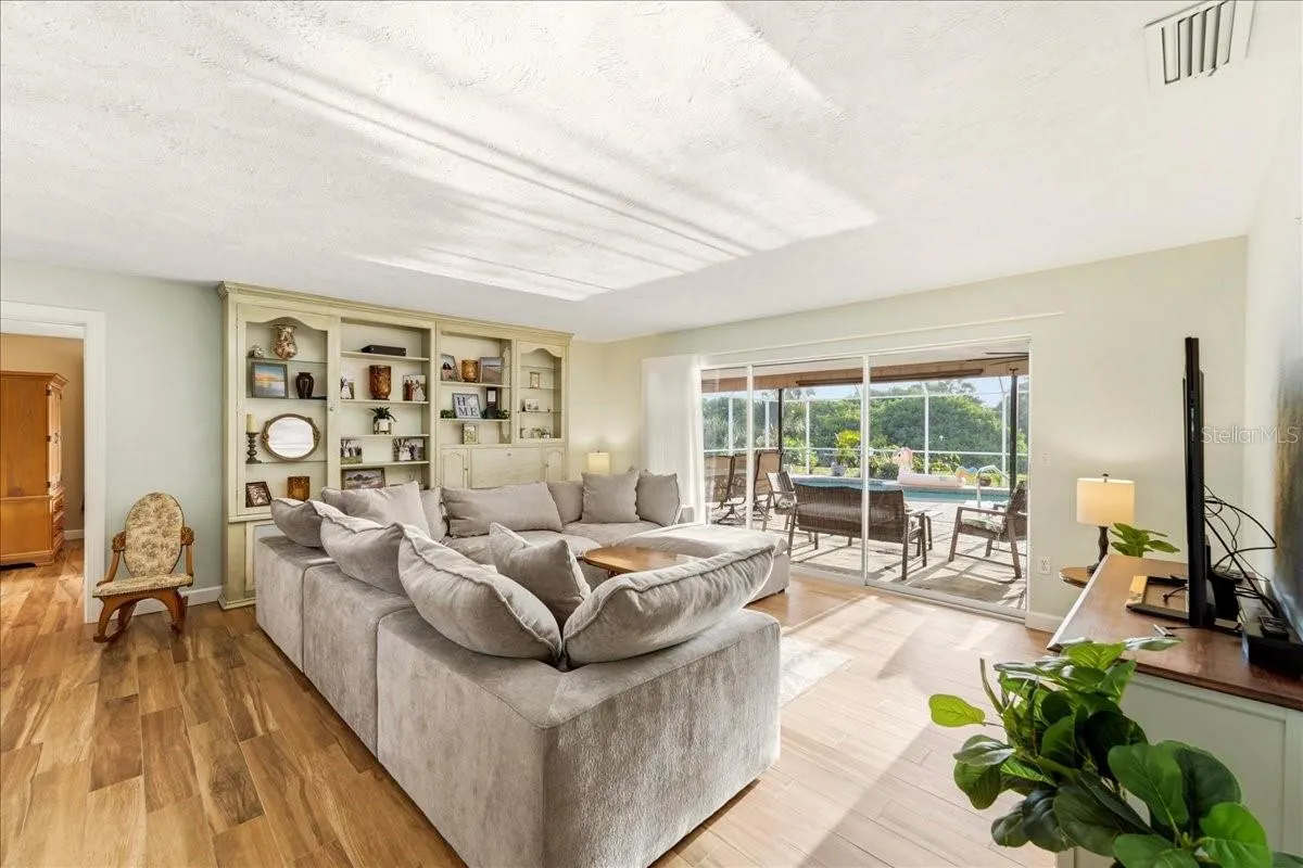 413 SIGNORELLI DR