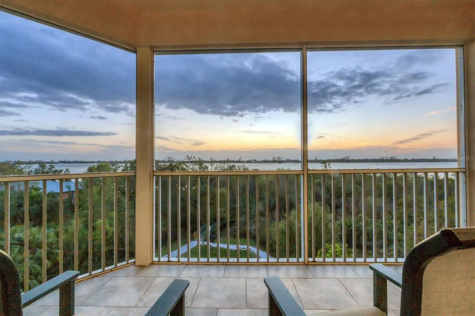 260 HIDDEN BAY DR #402 #402