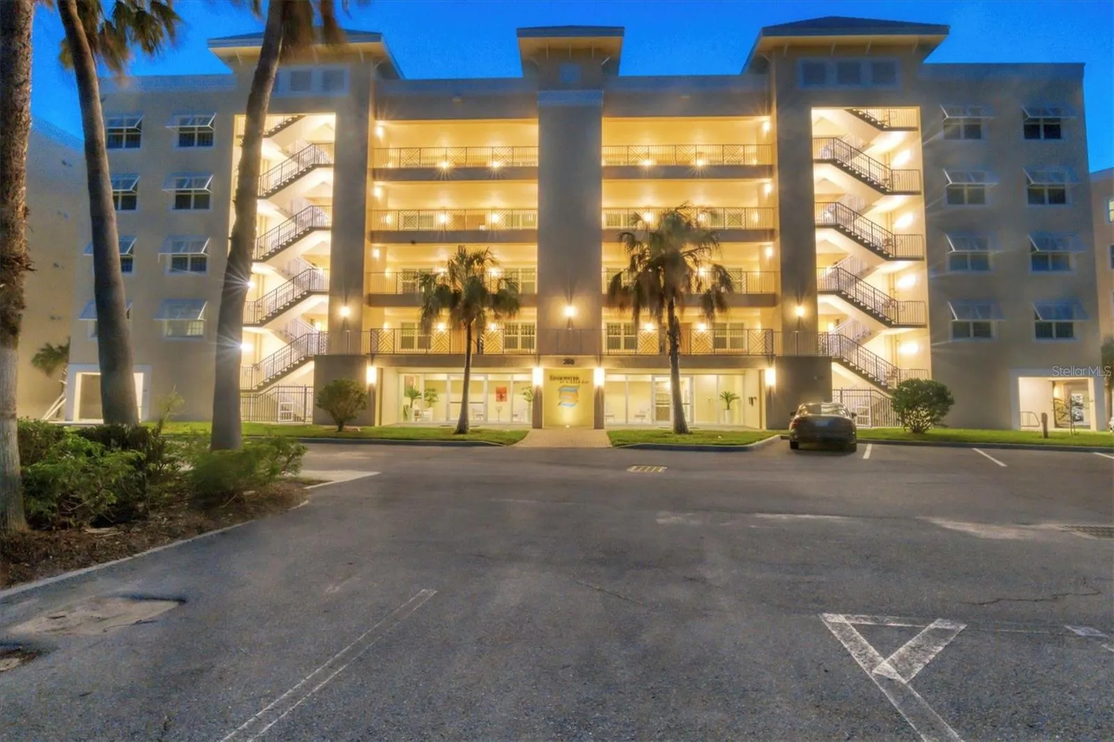 260 HIDDEN BAY DR #402 #402