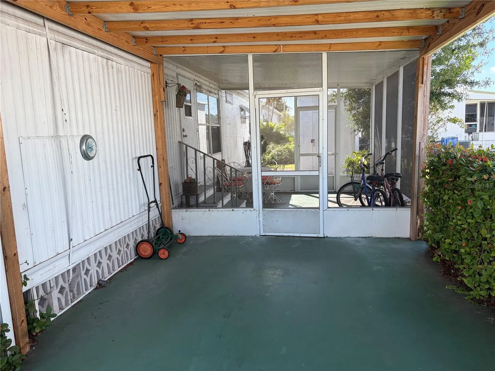 4949 OAKLAND HILLS AVE